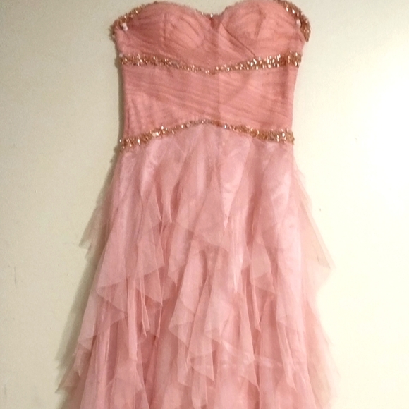 Chic Light Pink Tube Dress Size XS by Le Chateau. - Picture 2 of 3
